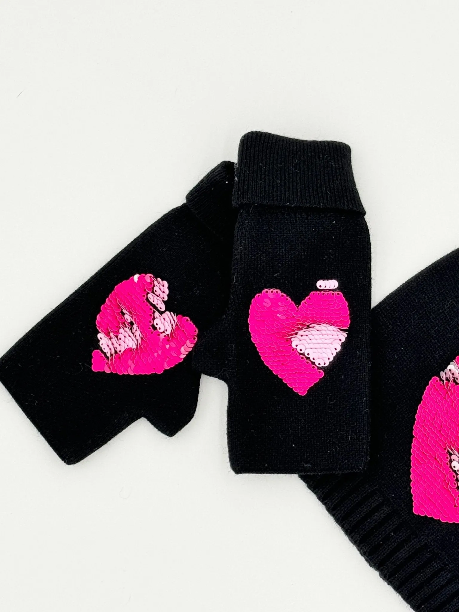 Black Gloves With Reversible Sequins