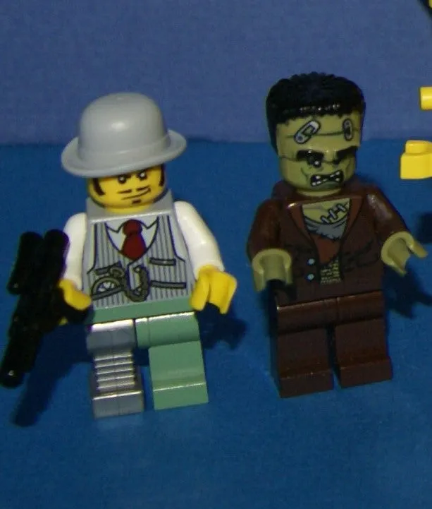LEGO, 5 RARE RETIRED MINIFIGURES: MONSTER FIGHTERS VS BATMAN: DR RODNEY RATHBONE 9464, CRAZY SCIENTIST 9466, FRANKENSTEIN 9466, ANN LEE MOF002, GREY BATMAN WITH CAPE, WEAPONS ETC..  2 BUILDS,110 PCS MONSTER MAKING MACHINE, CAR (ITEM 57)